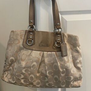 Beautiful tan coach bag. Only used once or twice.